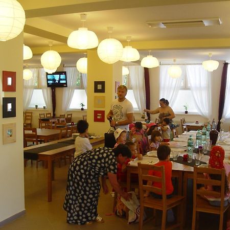 בראשוב Hotel Astra מראה חיצוני תמונה