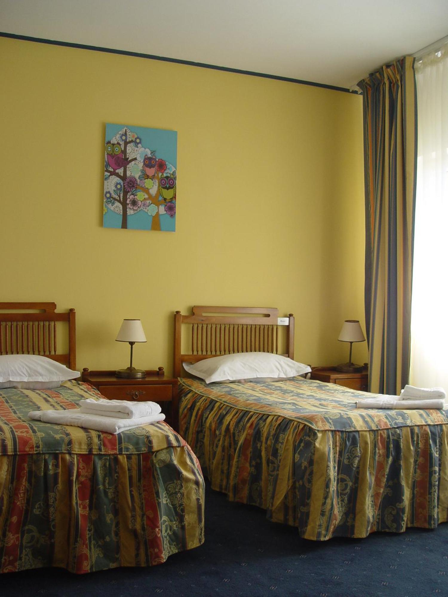 בראשוב Hotel Astra מראה חיצוני תמונה